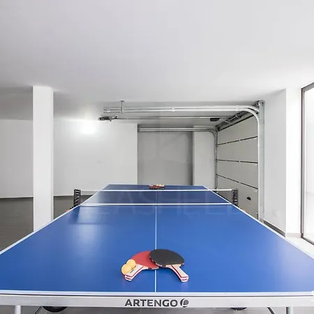 Paris Βιλαμούρα